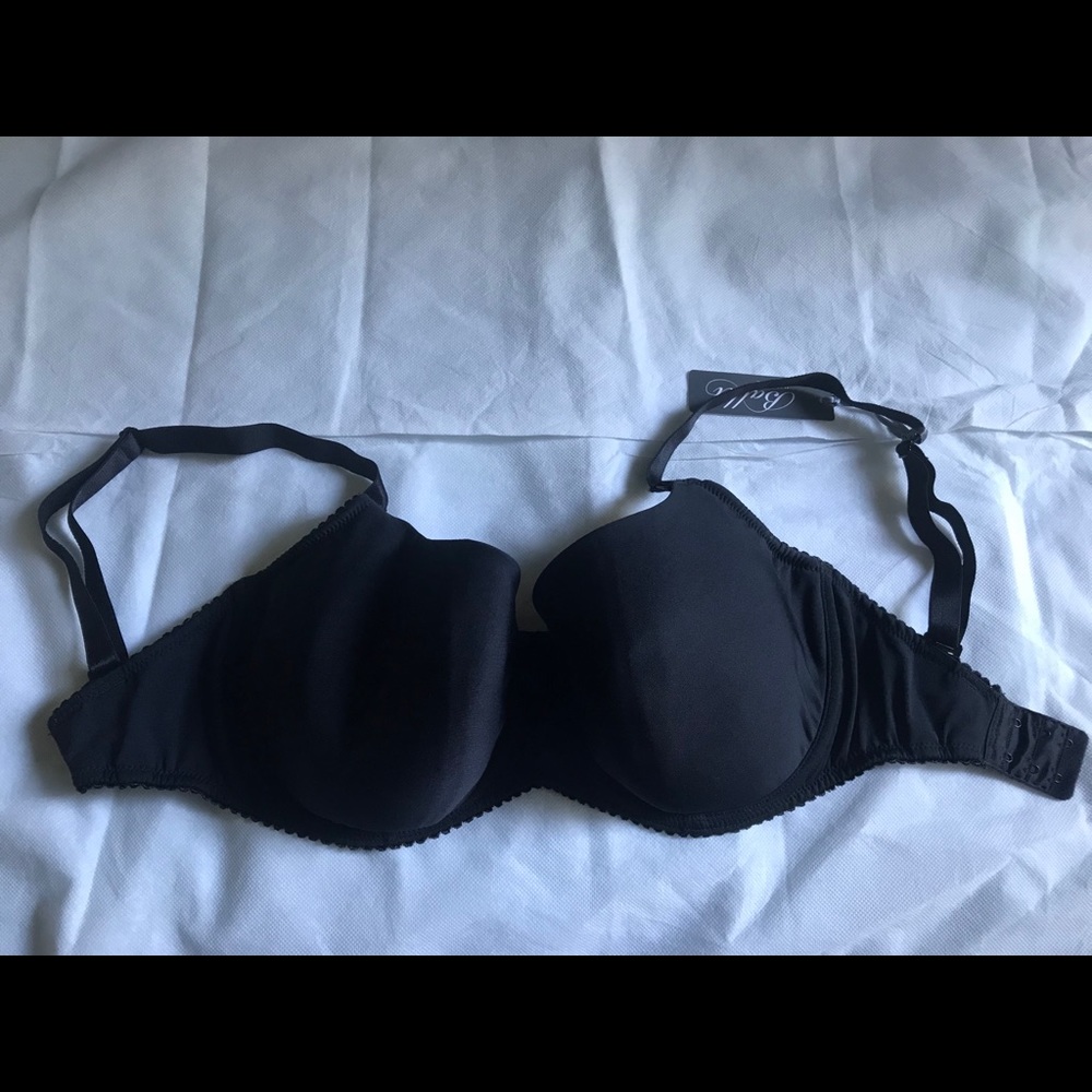 Moulded black bra 30G